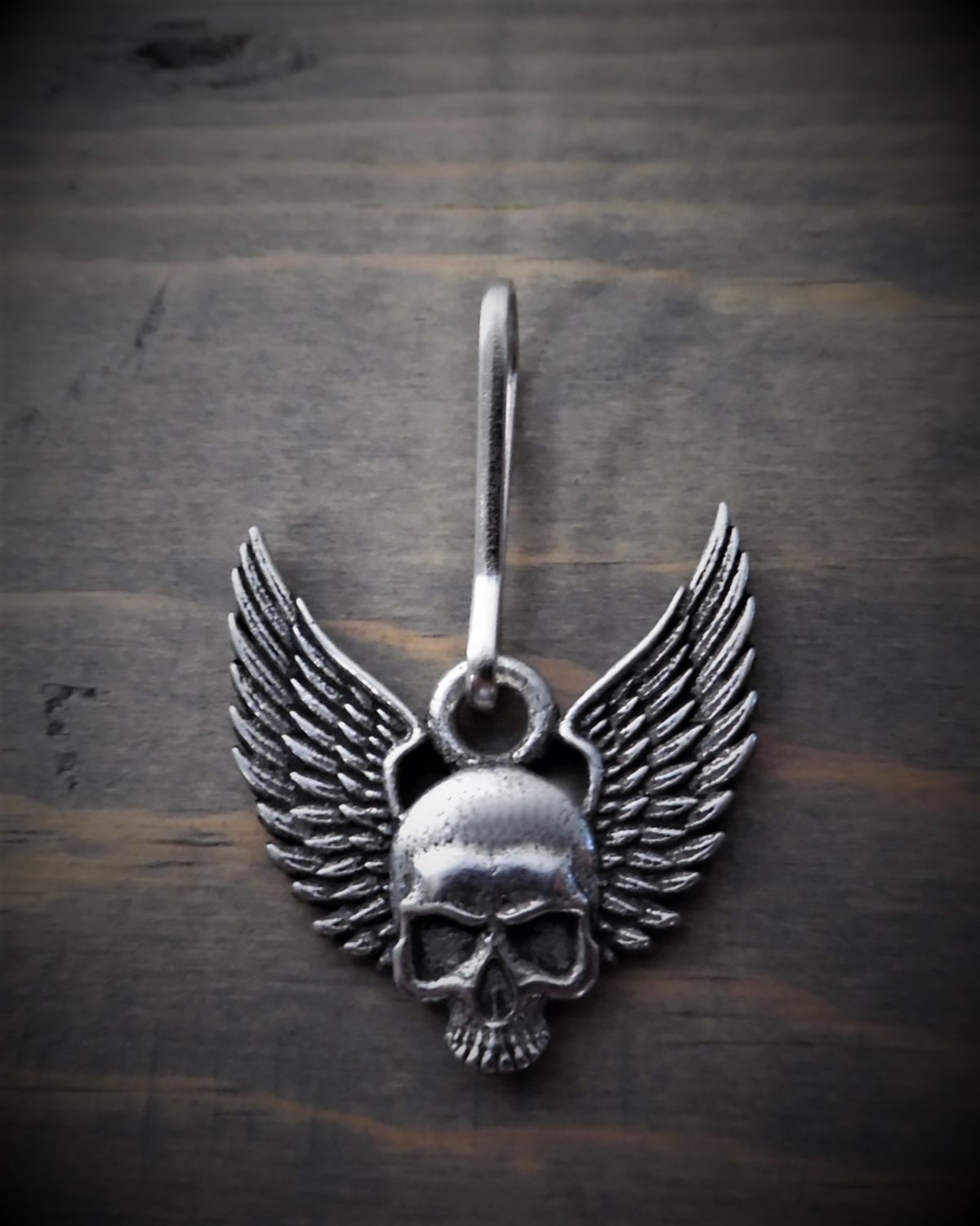 Skull Upwing Zipper Pull - Bravo Bells